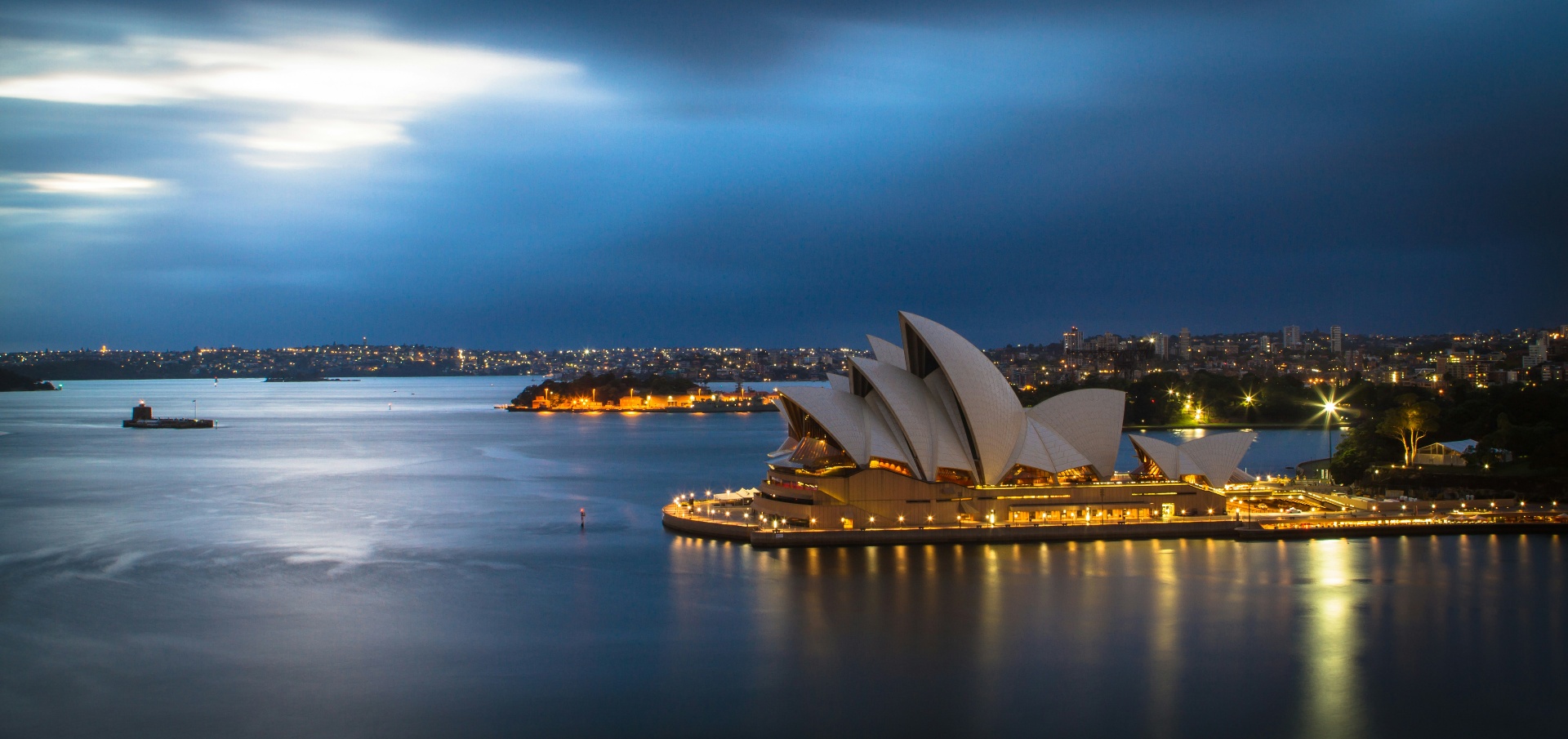 Sydney Opera House and harbour skyline